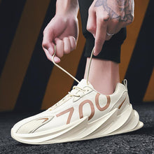 Load image into Gallery viewer, WRAITH 'Spirit' 700 Sneakers
