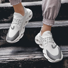 Load image into Gallery viewer, PHANTOM 'Super Reflect' X9X Sneakers

