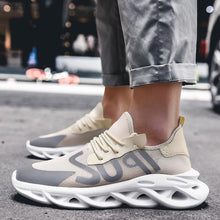 Load image into Gallery viewer, PHANTOM 'Super Reflect' X9X Sneakers
